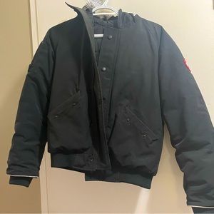 canada goose youth size L fits me (wear size xs and a)